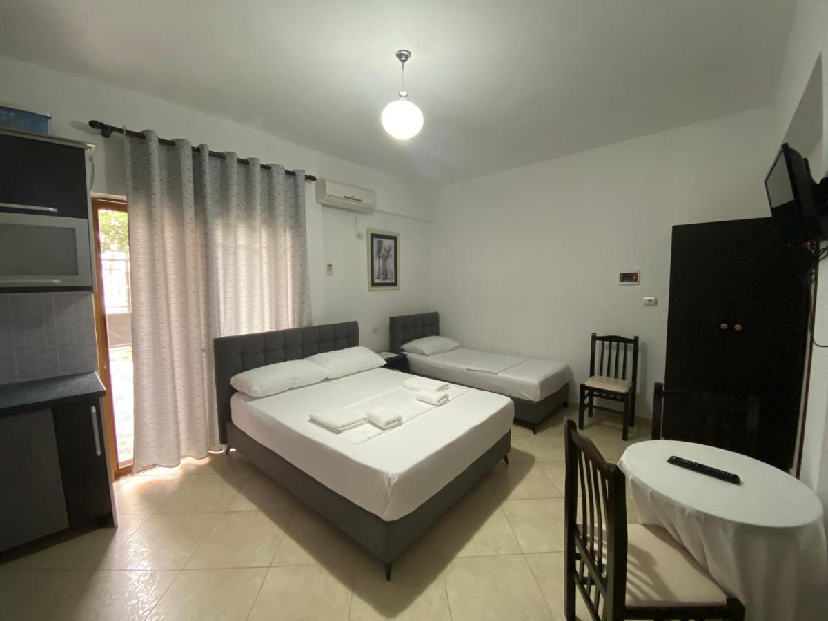 Eraldo Brahimi Apartaments คซามิล ภายนอก รูปภาพ